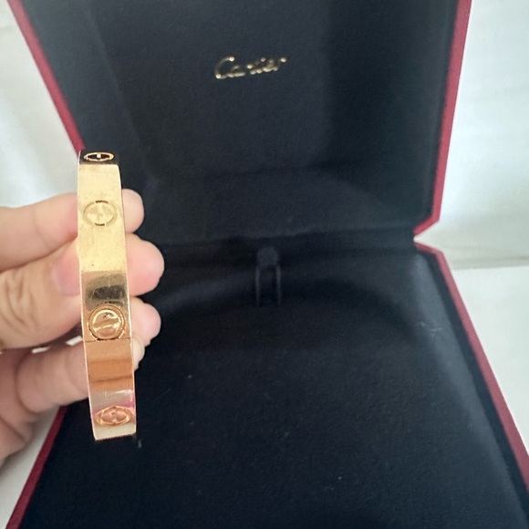 Cartier rose gold LOVE bracelet size 17 - Picture 2 of 6